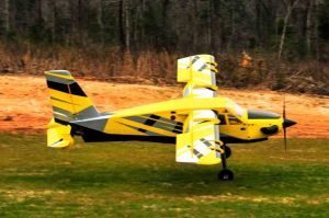 120" Turbo Bushmaster - žlutá/černá 3,06m Legacy Aviation